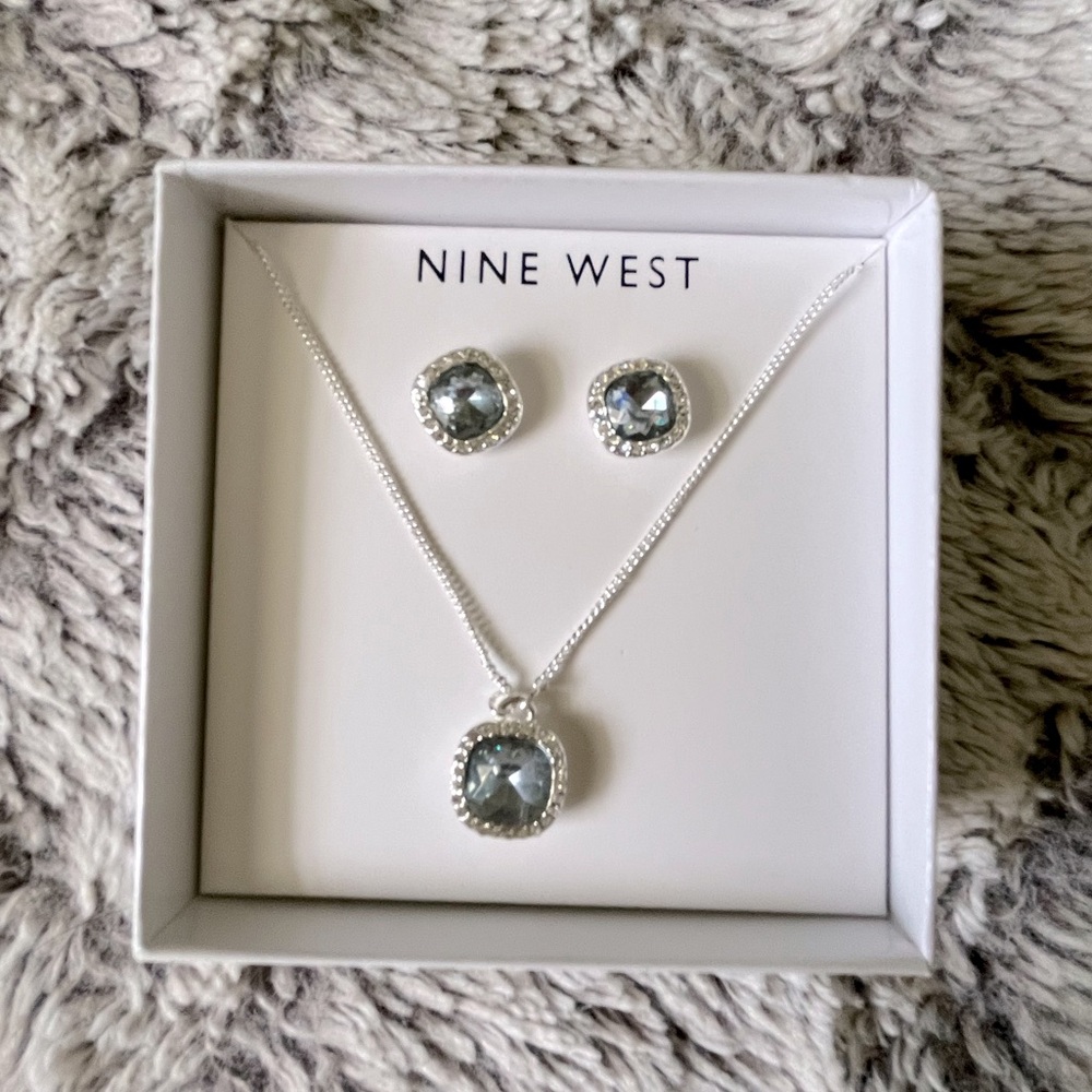 Nine West jewelry set